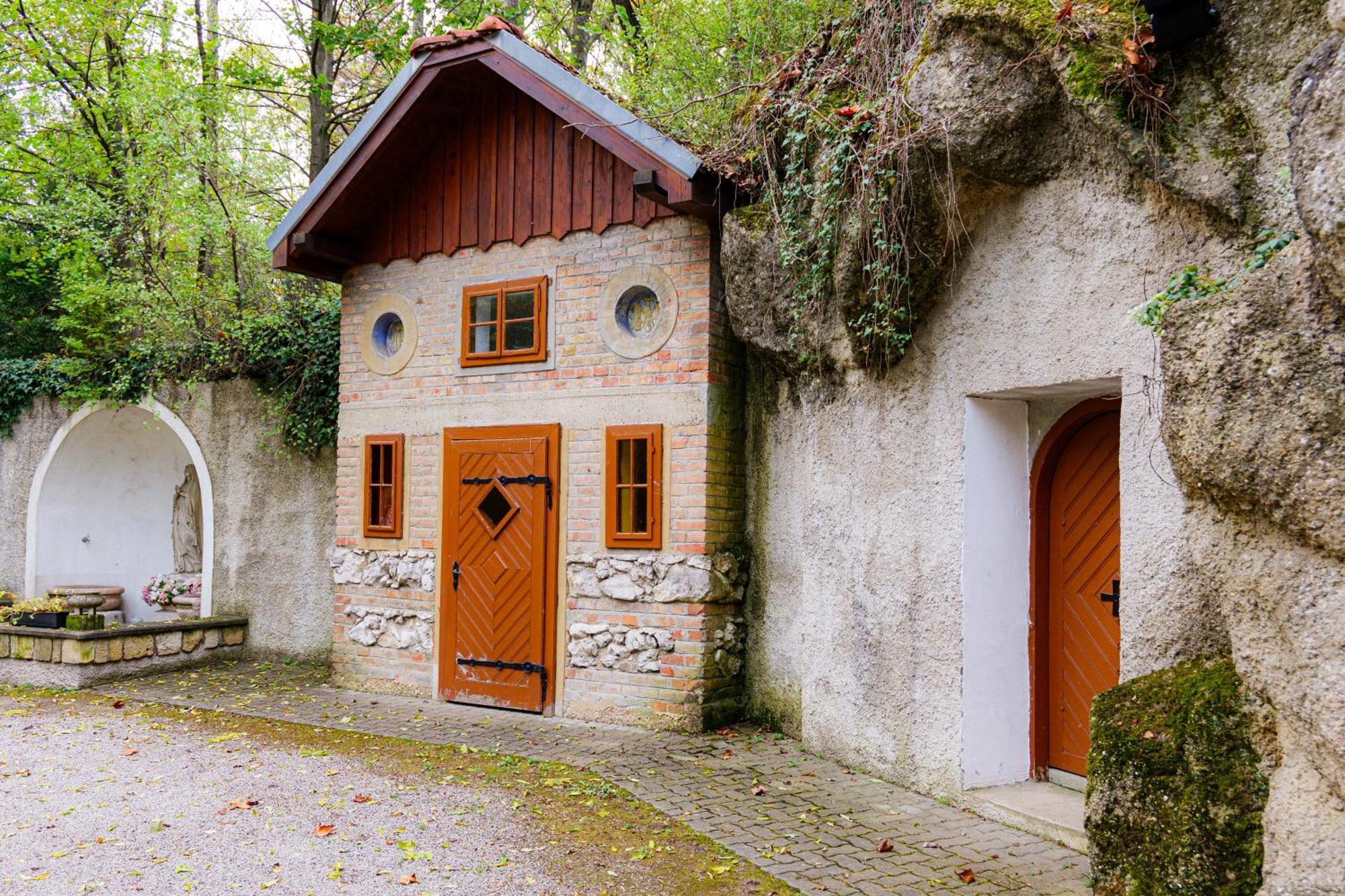 Villa Rose Close To Vienna & Airport Maria Ellend Exteriér fotografie